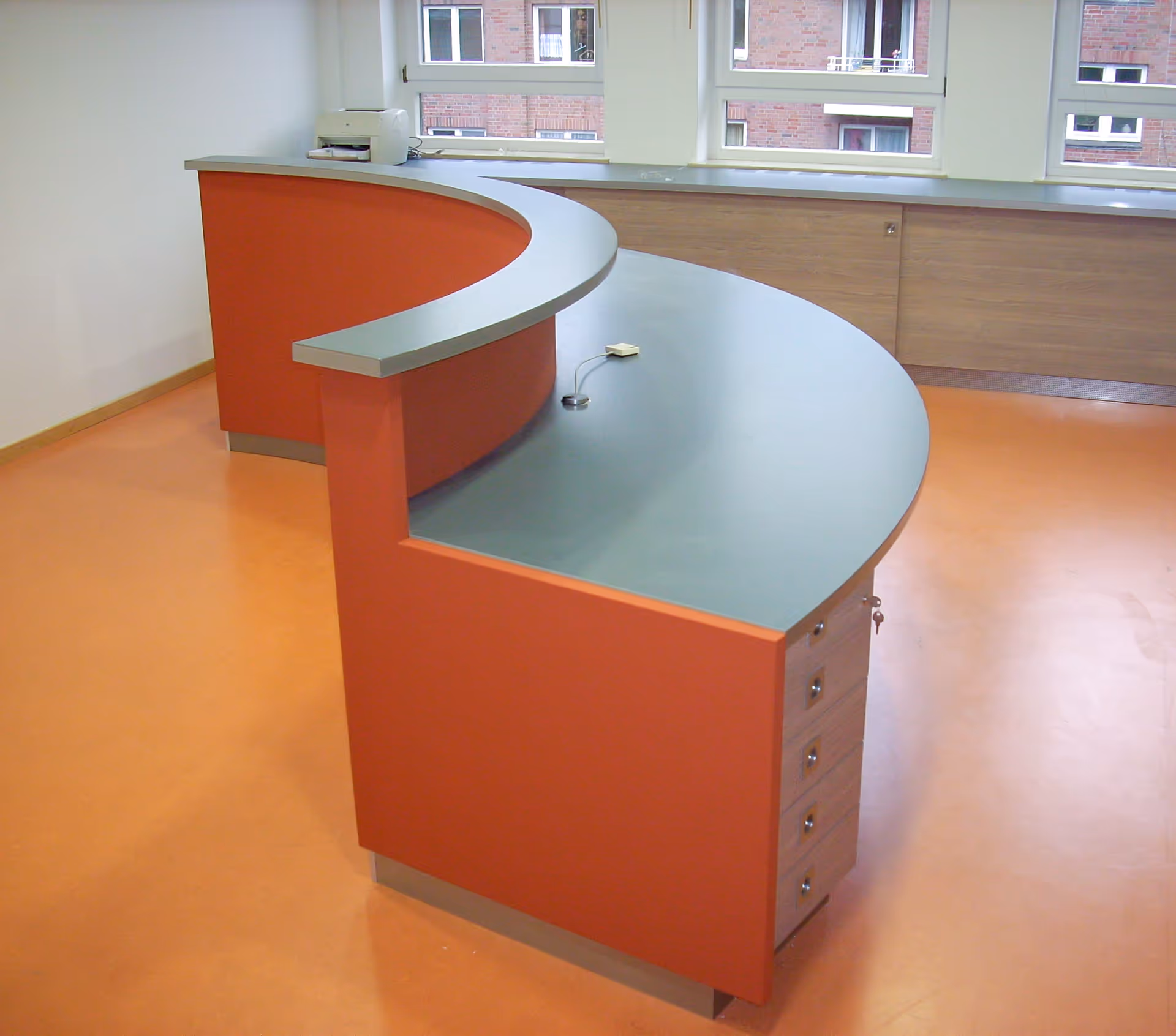 Maßgefertigter Tisch von Möbelobjekte