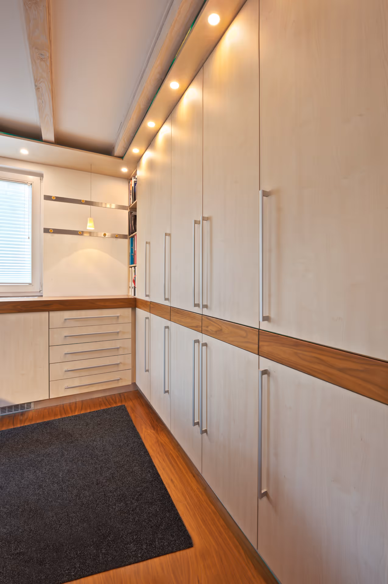 Wandschrank, Projekt Pußbackstraße – Einbauschrank von Möbelobjekte