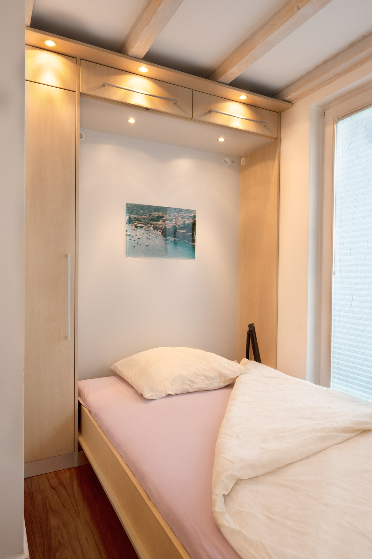 Multifunktionales Homeoffice & Gästezimmer in Volksdorf – ausklappbares Gästebett